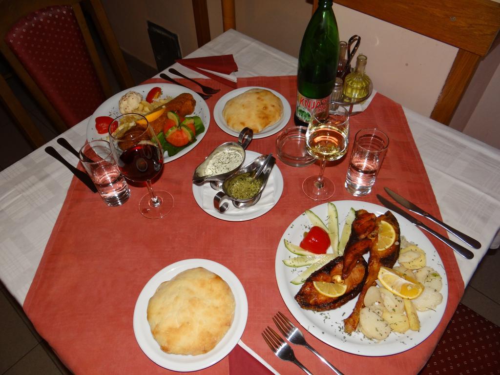 Naša Tvrđava Guest Accommodation Novi Sad Extérieur photo