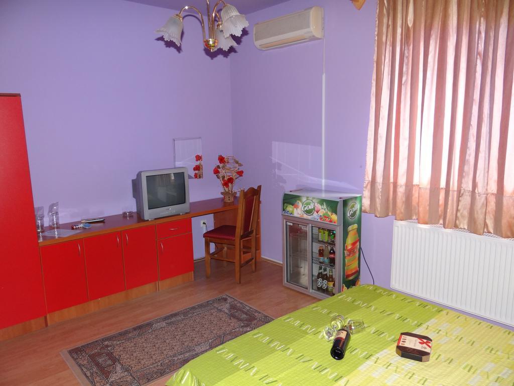 Naša Tvrđava Guest Accommodation Novi Sad Extérieur photo